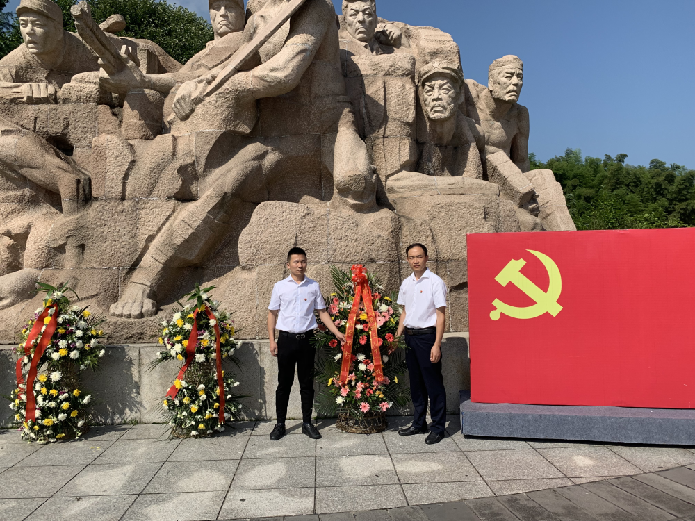 霍山县公共资源交易中心开展迎七一祭英烈温誓词上党课系列建党节活动